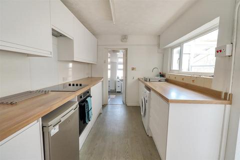 4 bedroom terraced house to rent, Mayfield Road, Bath BA2