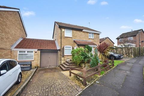 2 bedroom semi-detached house for sale, 5 Hollyrood Close, Barry, CF62 8AY