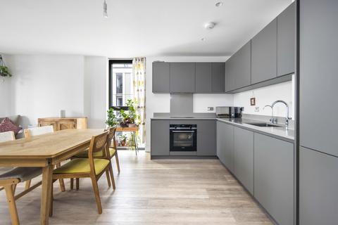 3 bedroom flat for sale, Marshgate Lane, London, E15