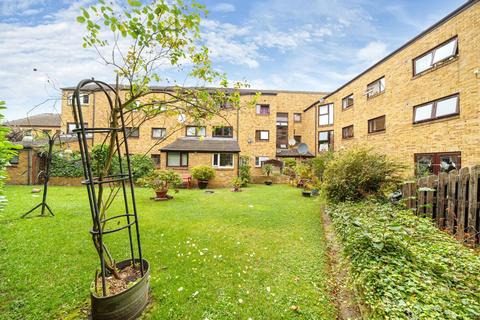 Lawn Road, Uxbridge, UB8