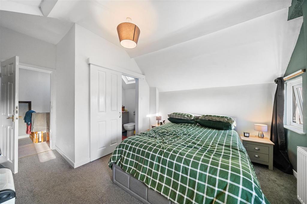 Bedroom4a.jpg