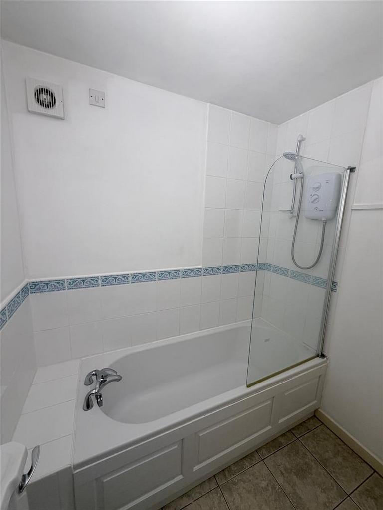 Bathroom - 2.jpg