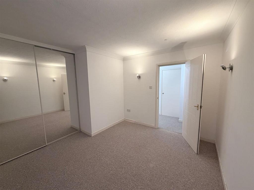 Bedroom - 2.jpg