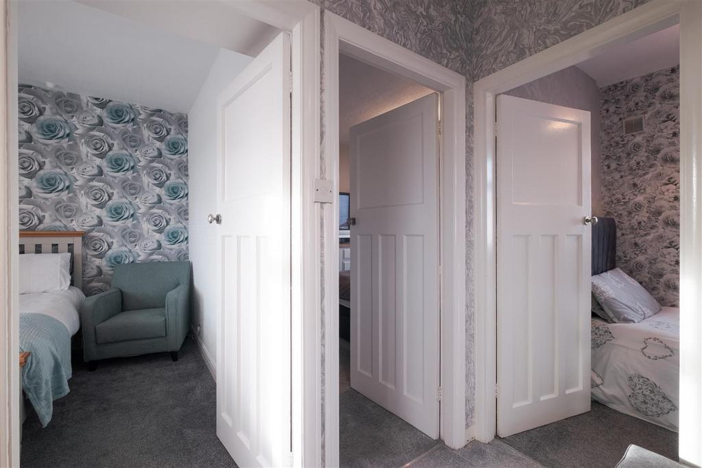 25 Strathnaver Avenue (13 of 18).jpg