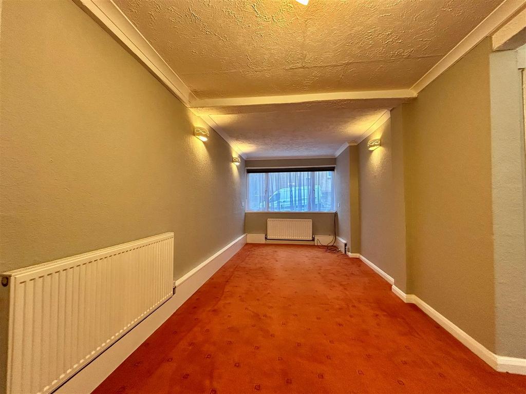Sitting room photo 1.jpg