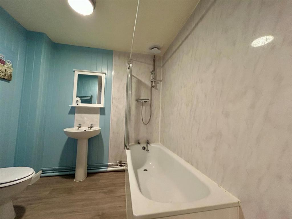 First floor bathroom.jpg