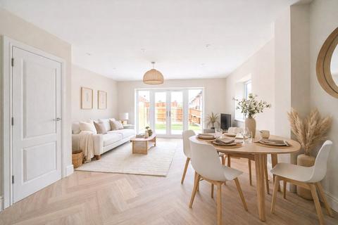 3 bedroom semi-detached house for sale, Park Road, Hampshire GU14