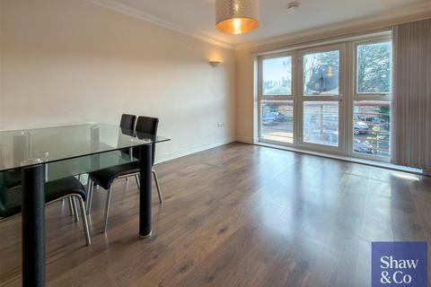 2 bedroom flat for sale, Whitton Dene, Whitton TW3