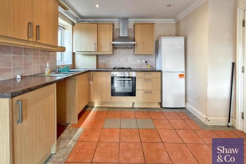 2 bedroom flat for sale, Whitton Dene, Whitton TW3