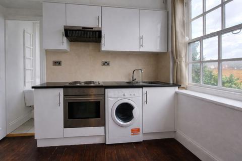 Studio to rent, Teesdale Close, London, E2