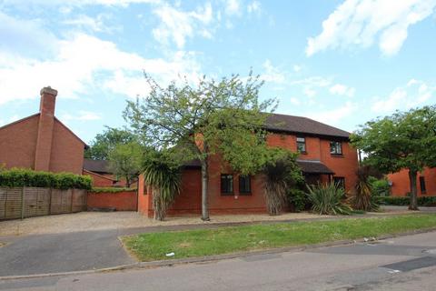 4 bedroom detached house to rent, 6 Newport Road, Woolstone, Milton Keynes, Bucks, MK15 0AS