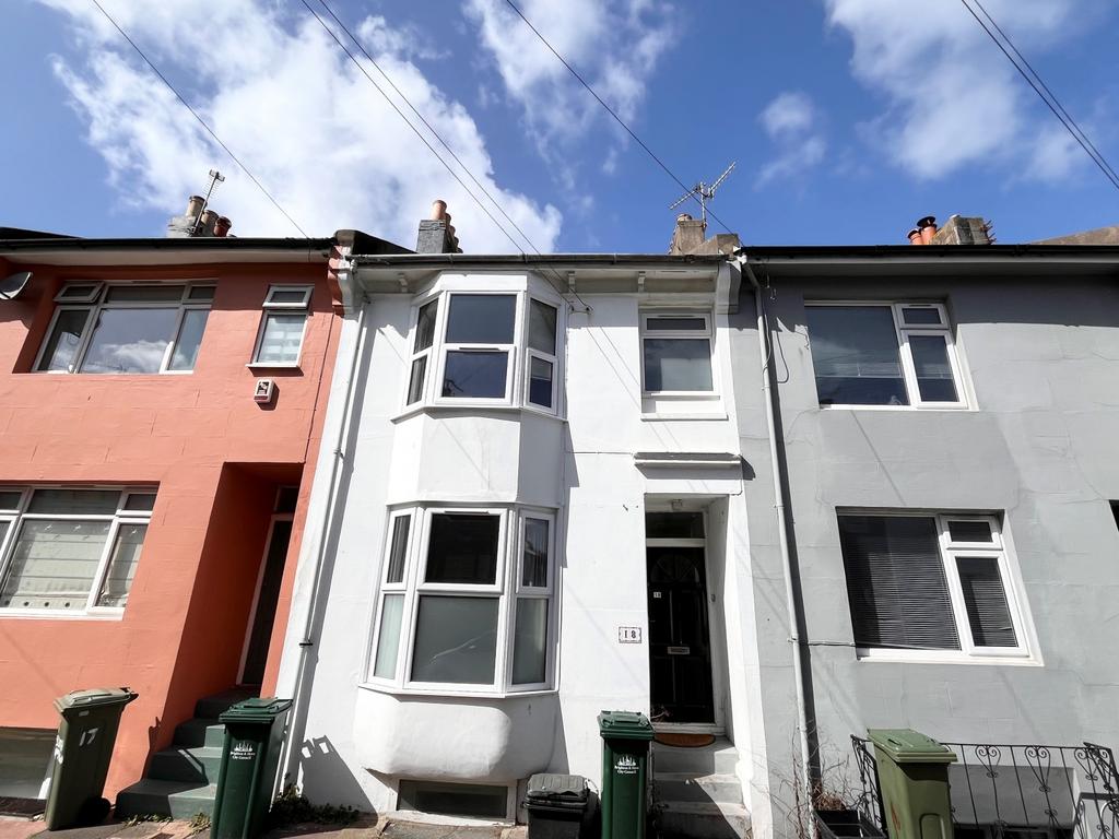 4 Bed Unfurnished Terraced
