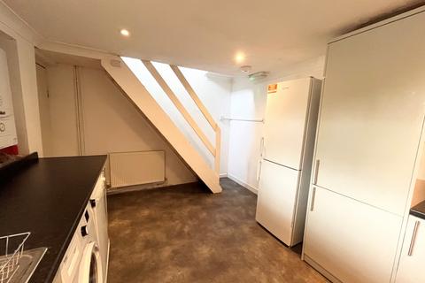 4 bedroom terraced house to rent, Southampton Street, Brighton, BN2 9UT