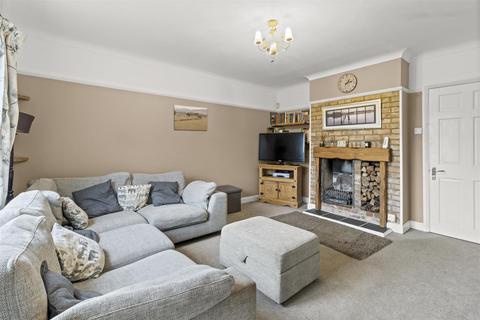 2 bedroom detached bungalow for sale, London Road, Hailsham