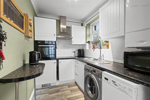 2 bedroom detached bungalow for sale, London Road, Hailsham