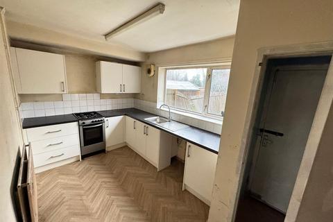3 bedroom semi-detached house to rent, Broadway West, Walsall