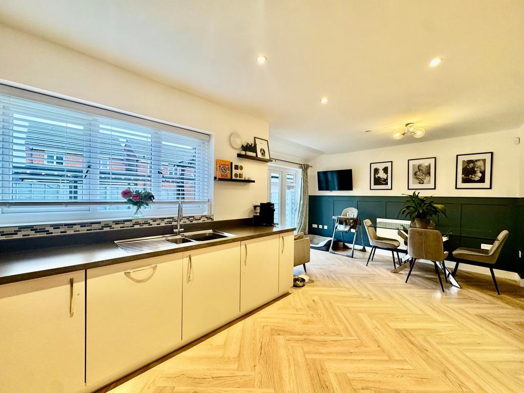 Kitchen/Diner/Family Area
