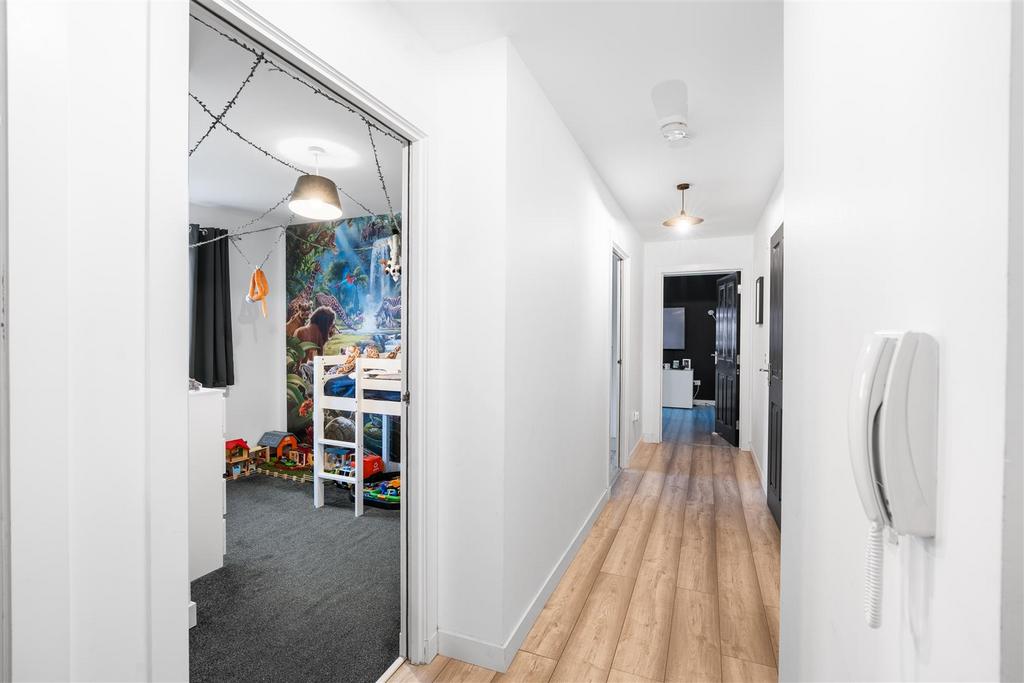 Hallway.jpg