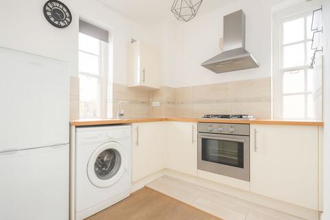 Studio to rent, Teesdale Close, London, E2