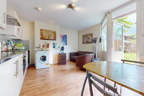 4 bedroom ground floor flat to rent, Cleveland Way, London, greater London, E1