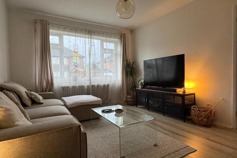 3 bedroom bungalow to rent, Duxbury Avenue, Little Lever, BL3