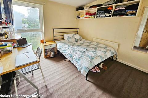 undefined, Coney Close, Hatfield AL10