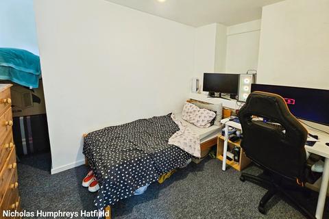 undefined, Coney Close, Hatfield AL10