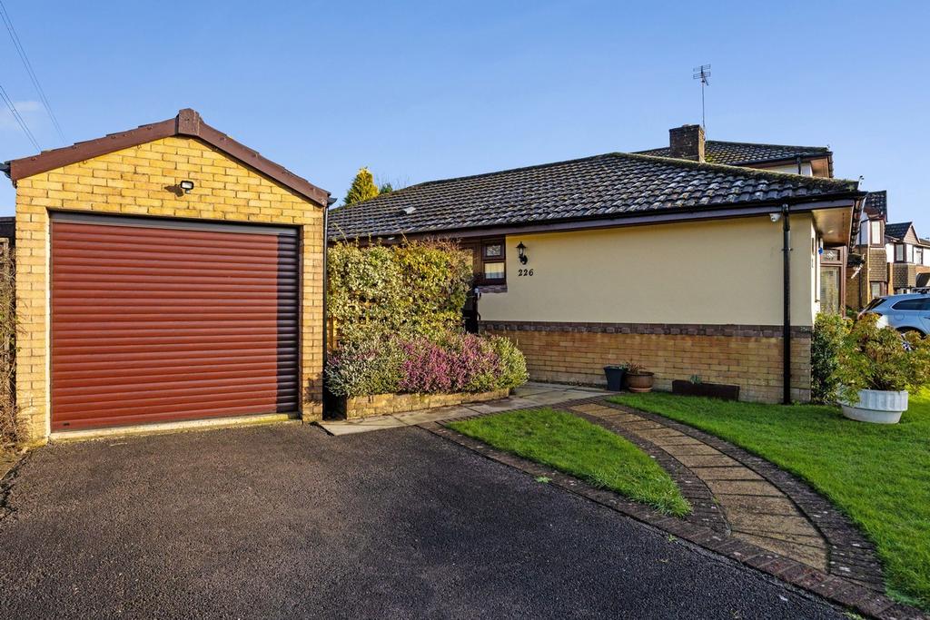Detached garage