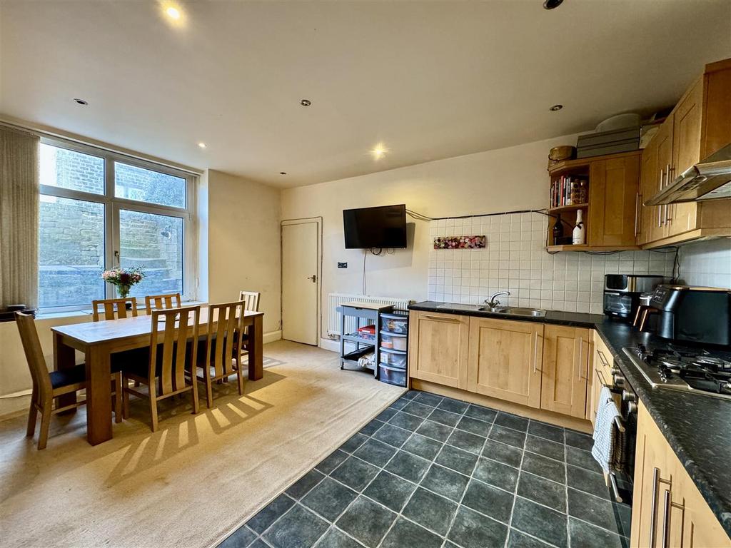 Dining kitchen