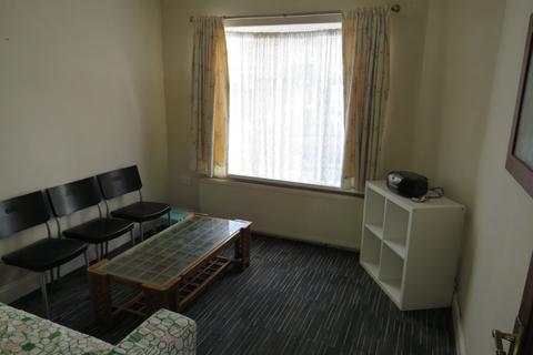 1 bedroom flat to rent, Norwood Gardens, Southall UB2