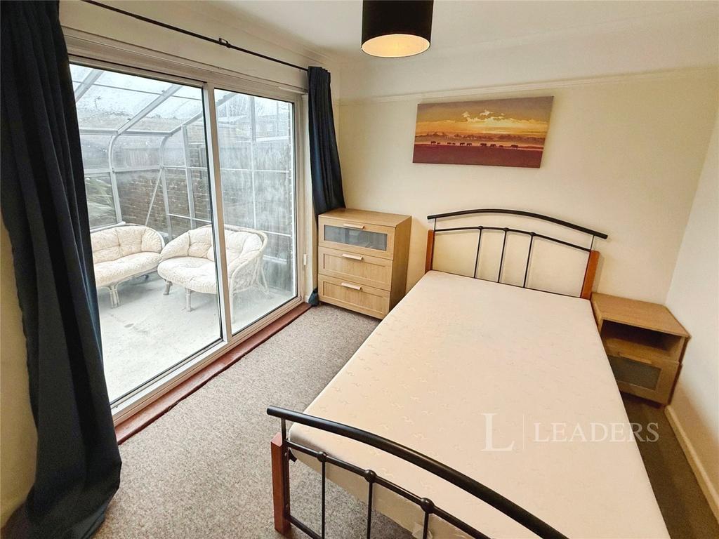 Room (1)