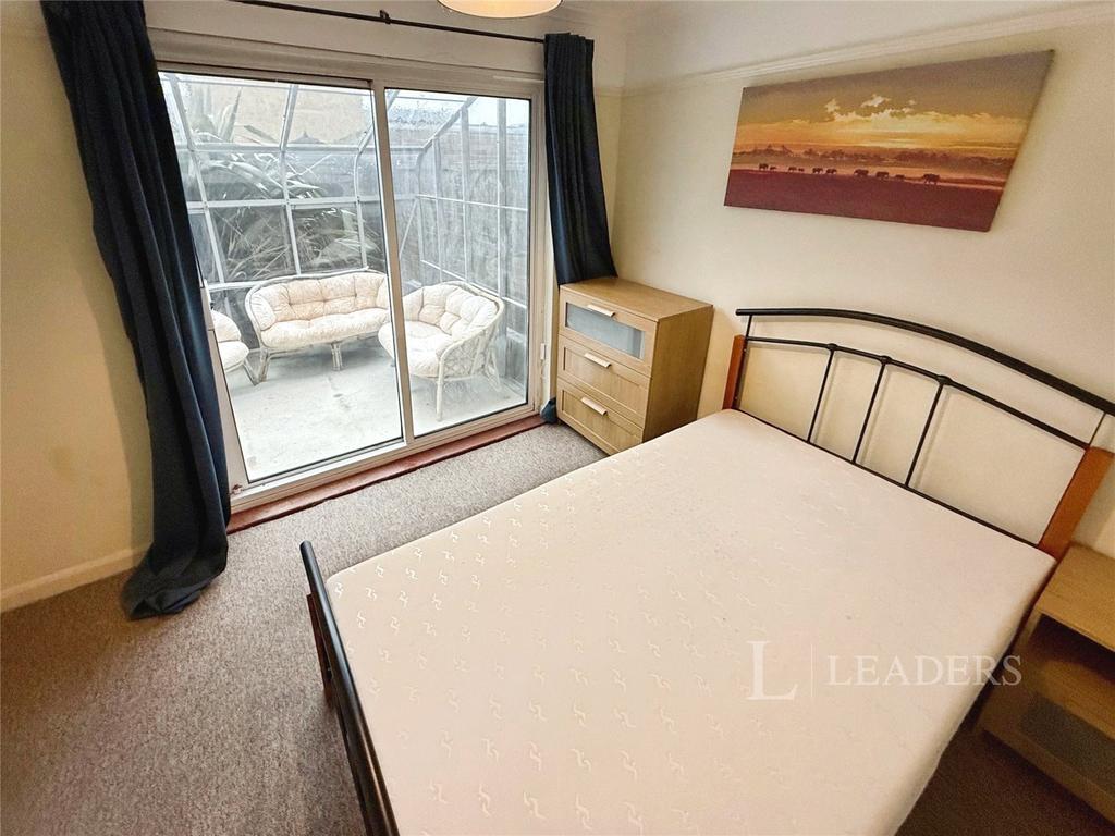 Room (1)