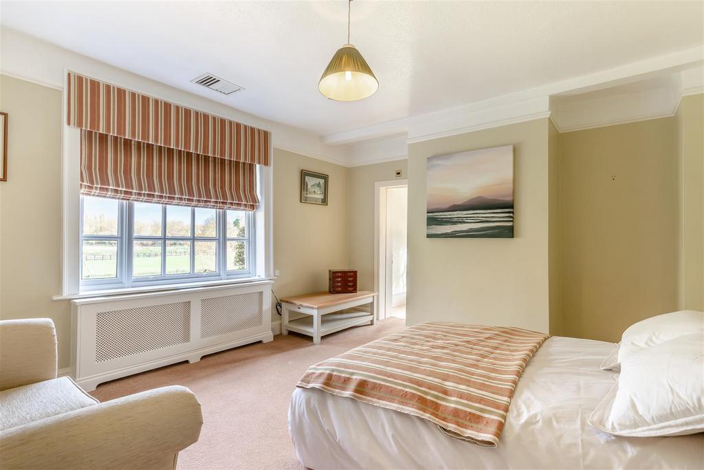 8669303-interior24.jpg