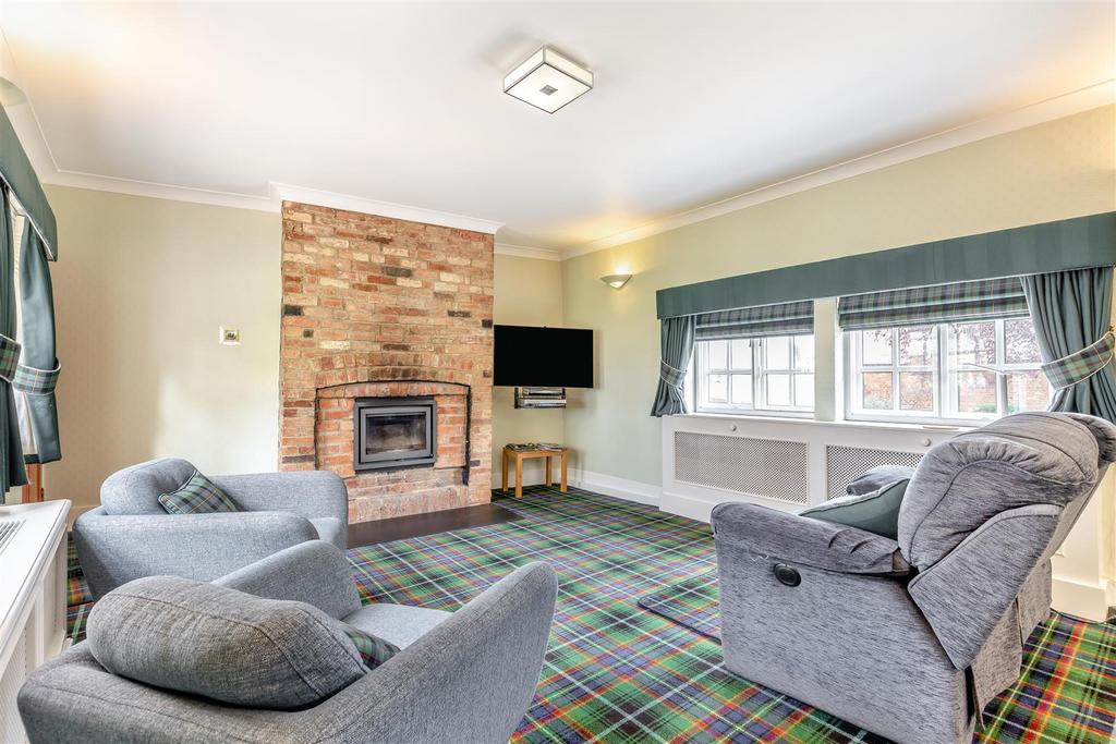 8669303-interior16.jpg