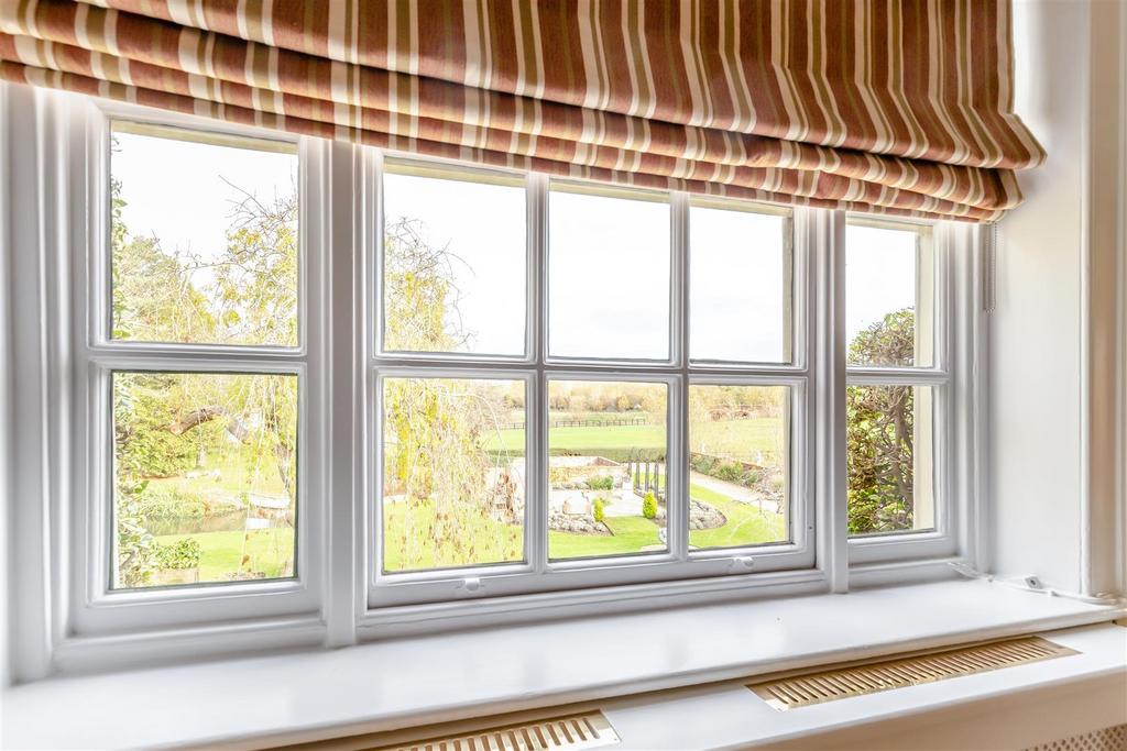 8669303-interior25.jpg
