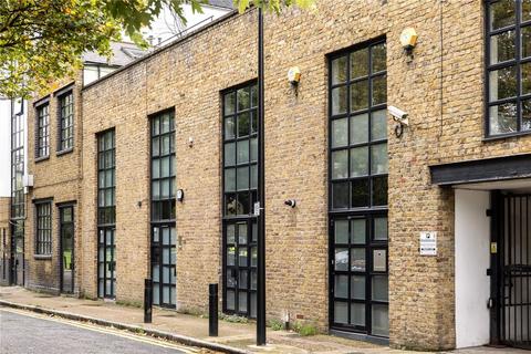 3 bedroom terraced house to rent, Florida Street, Shoreditch, London, E2