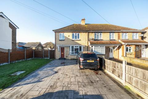 3 bedroom end of terrace house for sale, Dagenham Road, Romford
