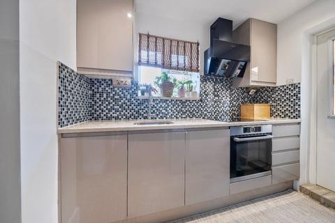 3 bedroom end of terrace house for sale, Dagenham Road, Romford