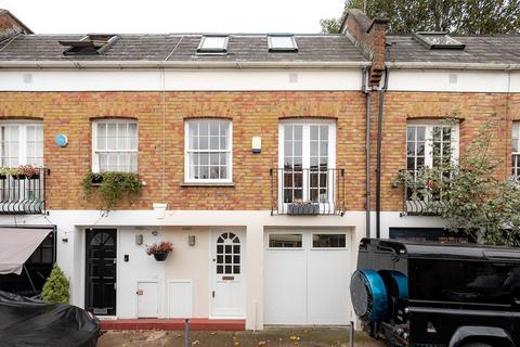 2 bedroom mews for sale, Royal Crescent Mews, Holland Park, London, W11