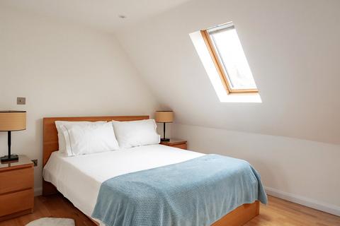 2 bedroom mews for sale, Royal Crescent Mews, Holland Park, London, W11