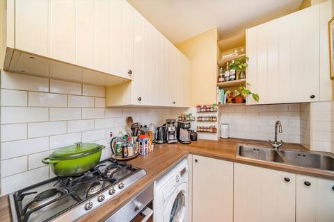 1 bedroom flat to rent, Putney Bridge Road, London SW15