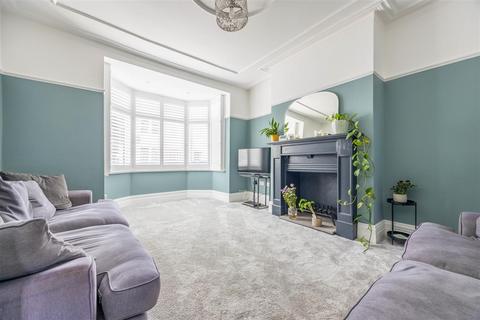 undefined, Leighton Avenue, Leigh-On-Sea