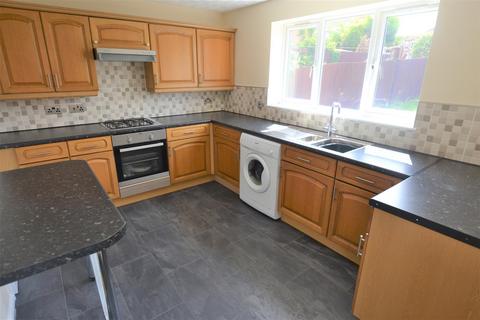 3 bedroom detached house to rent, Harwood Drive, Kettering NN16
