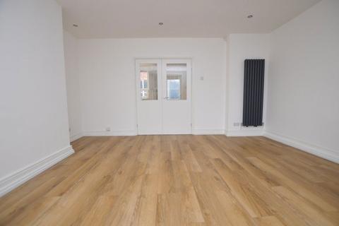 3 bedroom terraced house to rent, Mort Street, Wigan, Lancashire