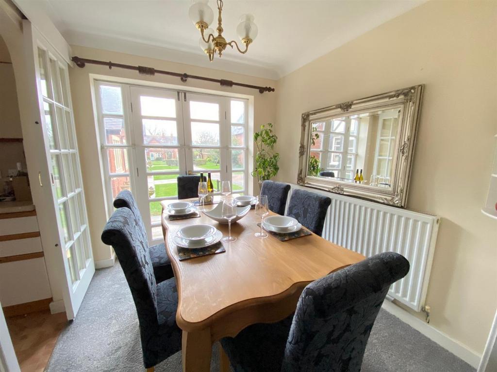 Dining Room.jpg