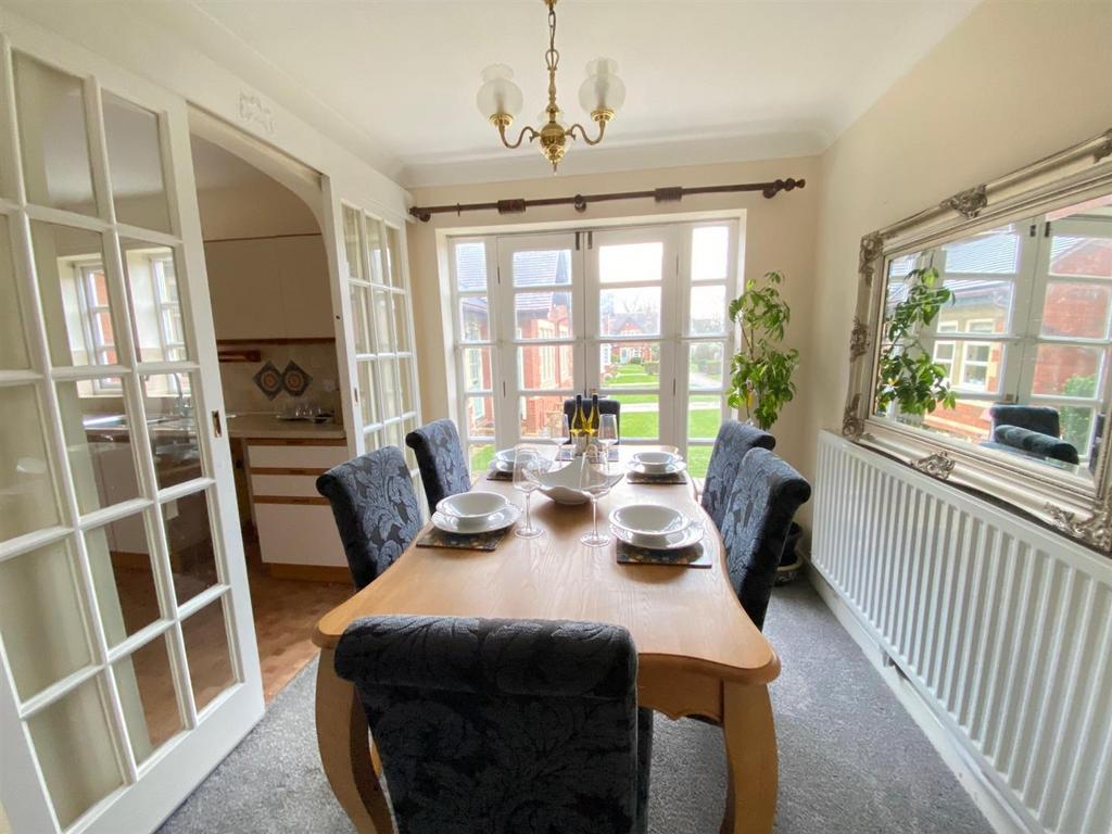 Dining Room.jpg