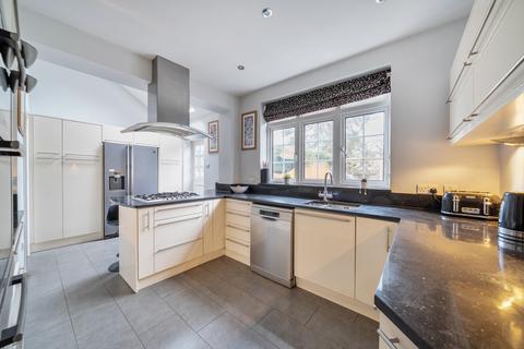 4 bedroom detached house for sale, Daneswood Close, Weybridge, Surrey, KT13