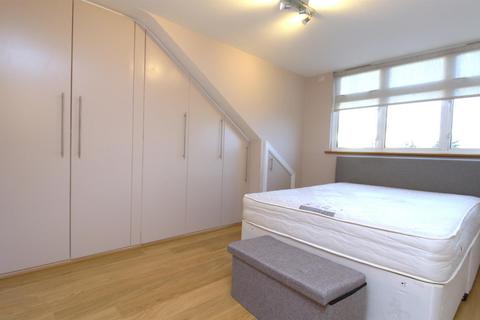 1 bedroom apartment to rent, Fords Grove, London N21