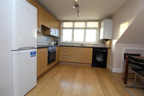1 bedroom apartment to rent, Fords Grove, London N21
