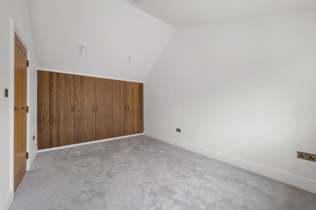Bedroom 2.JPG